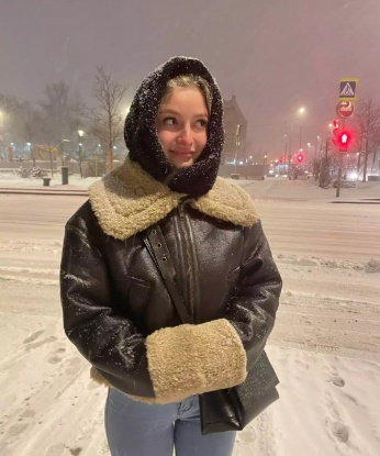 Я делаю всё для того, чтобы ты почувствовал себя особенным и удовлетворенным. У меня есть все качества, чтобы сделать твои фантазии яркими реальностью. Живу в Москве🌆и готова провести время с тобой на высшем уровне.✨
В моих услугах входит все, что ты можешь только пожелать – классический секс, оральные ласки, массаж. Я страстна, но одновременно нежна и заботлива, всегда готова удовлетворить твои желания.🔥
Уверяю, что ты не пожалеешь о времени, проведенном со мной. Мои клиенты описывают меня как красивую, интеллигентную и обаятельную девушку с прекрасным телом и улыбкой, которая заставляет забыть обо всем остальном.🌟
Ознакомься с моими фото, чтобы убедиться, что все, что ты видишь, станет твоей реальностью, когда мы встретимся.📸 Я жду с нетерпением, чтобы побаловать тебя и подарить тебе незабываемые моменты.😘 764, 20 лет