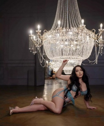 Мне есть что предложить и чем удивить тебя. Встреча со мной станет настоящим притяжением, где эмоции и наслаждение не будет знать границ. Я опытная и знающая в сексе, так что ты останешься довольным по полной программе. Забудь обо всем и погрузись в мир удовольствия со мной. А еще у меня есть отличные отзывы и фото в профиле – уверяю, я еще сексуальнее и красивее в реальной жизни.
И не забудь, что я живу в Москве. Так что, давай скорее встретимся и растворимся в нашей страсти. 💋🔥 2567, 23 года